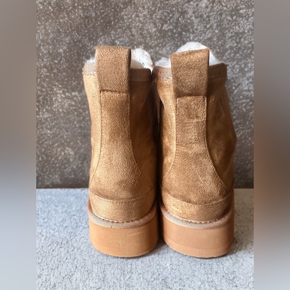 NEW Women’s Chestnut Slip On Suede Platform Mini Ankle Chelsea Boot Size 10 - Picture 8 of 9